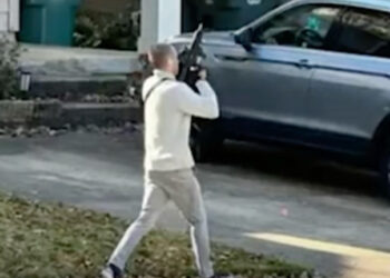 Tenn. Man Carrying Rifle Home From Work Scares Neighbors, Gets Fired from Bakery