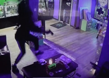 Footage of Armed Security Guard and Robber Exchanging Gunfire in Cannabis Dispensary