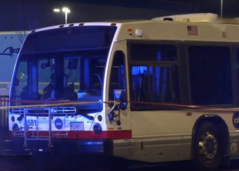 Man Wielding Knife on Chicago Bus is Shot; Shooter Runs Off After