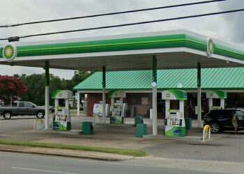 Daylight Carjacking Thwarted: Lincolnton Man Defends Against Knife-Wielding Thief