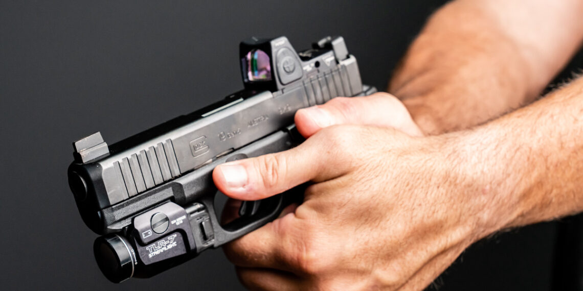 Florida Homeowner Detains Burglary Suspect at Gunpoint as Deputies Respond