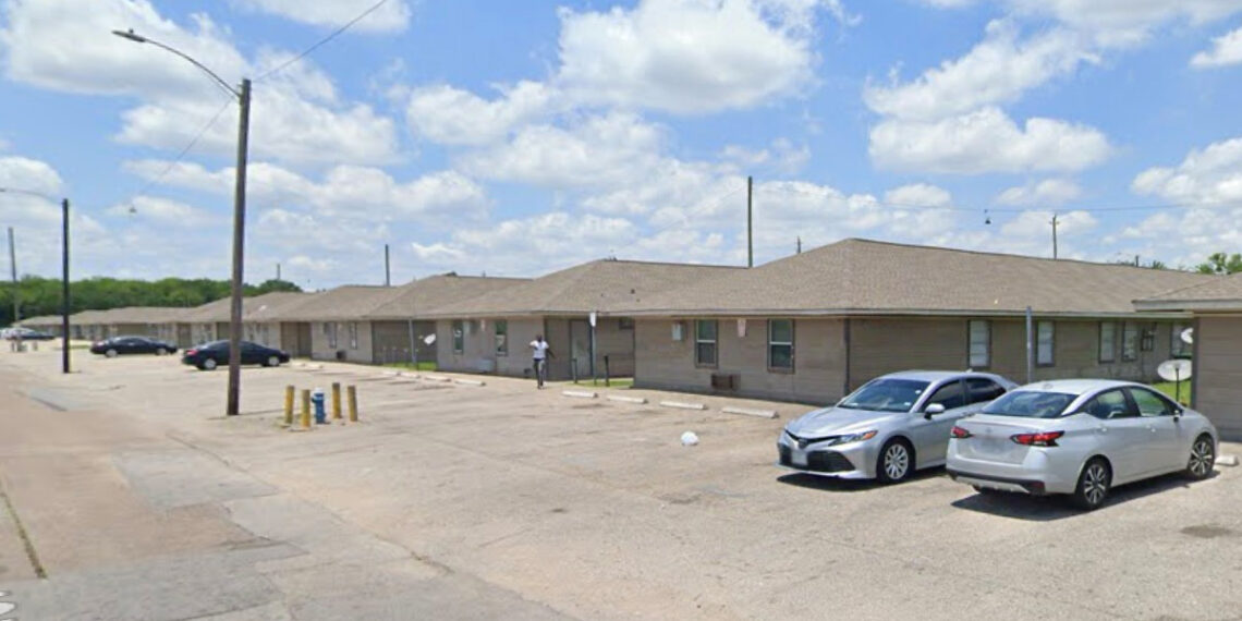Security Guard's Defensive Shooting Leads to Grand Jury Review in Houston Incident