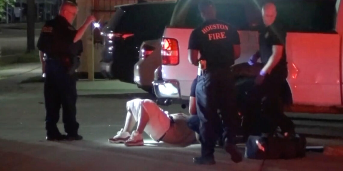 Houston Man Shoots Two Over Waitress's Stolen Phone, Faces Potential Charges