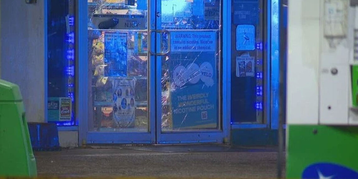 Clerk Fatally Shoots Alleged Robber at Cincinnati Gas Station