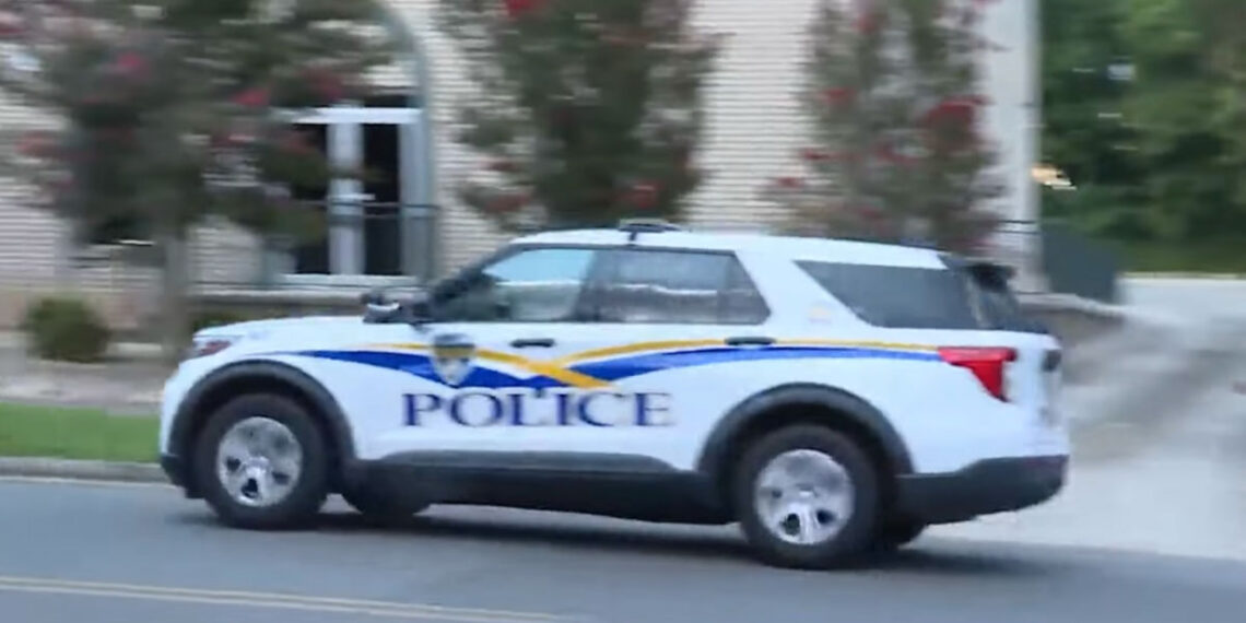 Security Guard Shoots Attacker After Man Is Stabbed at South Carolina Mosque