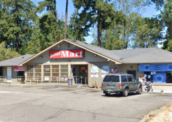 Convenience Store Owner Shot in Parking Lot Gunfight After Confronting Shoplifters Outside the Store