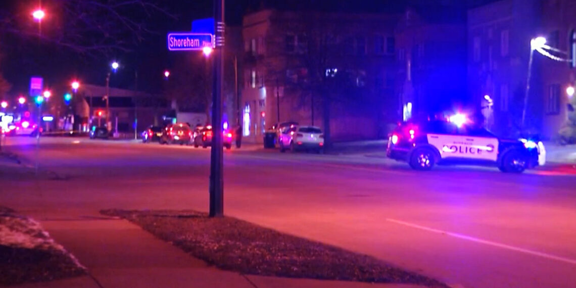 Suspect Armed with Pellet Gun Shot by Off-Duty Officer After Attempted Robbery and Driving Off with 13-Year-Old in Vehicle