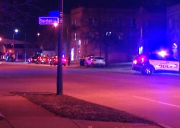 Suspect Armed with Pellet Gun Shot by Off-Duty Officer After Attempted Robbery and Driving Off with 13-Year-Old in Vehicle