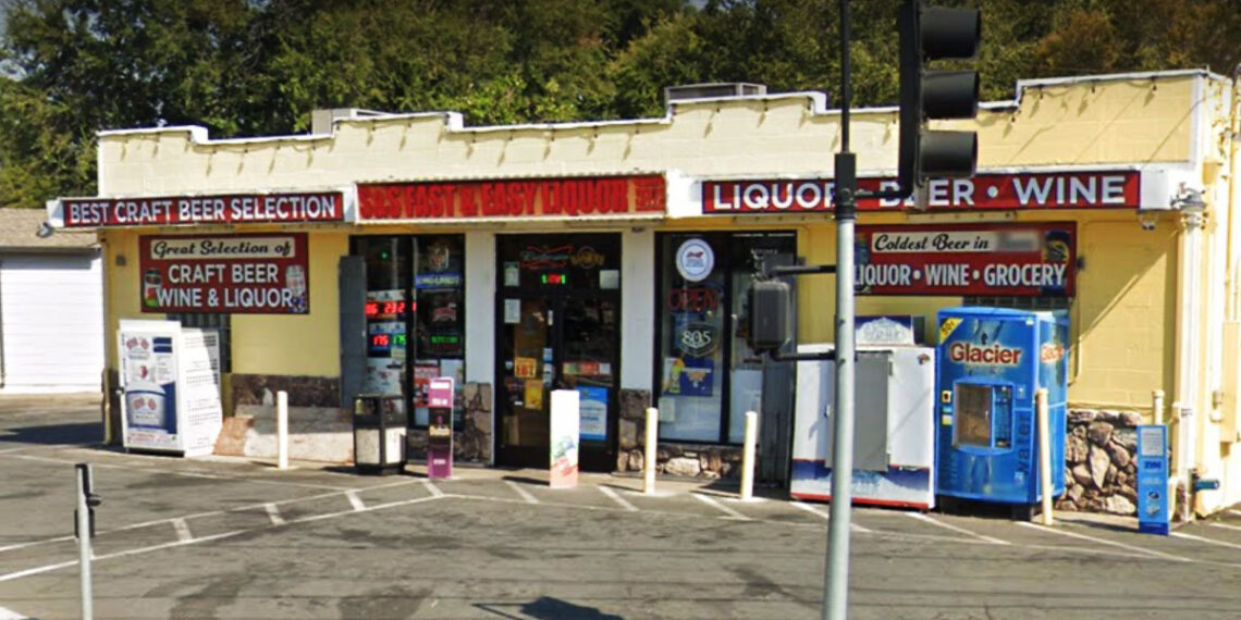 Armed Robber Fatally Shot by Store Employee After Struggle Over Shotgun