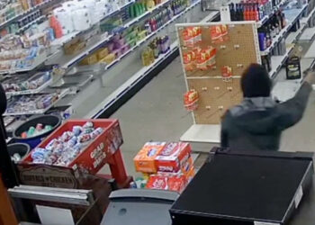 Memphis Robbery Suspect Wielding Two Guns Opens Fire After Brother Tries to Defend, Injuring Teen