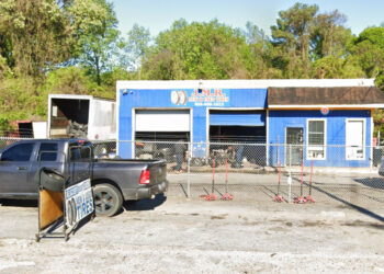 Employee Fatally Shoots Tire Shop Owner Before Owner’s Son Defends Himself and Stops the Threat