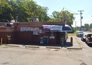 Robbery Suspect and Armed Victim Both Shot After Struggle Over Gun in Missouri Market