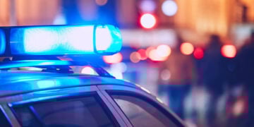 Armed Citizen Fires at Robbers After Woman Pistol-Whipped & Robbed in Chicago, Suspects Flee Unharmed