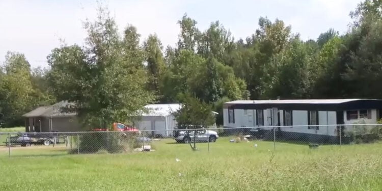 Elderly Father, 85, Shoots and Kills Son, 40, in Self-Defense After Brutal Beating With Metal Rod