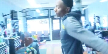 Machete-Wielding Robber Storms Barber Shop, Says ‘You Know What This Is’ — Gets Shot by Employee