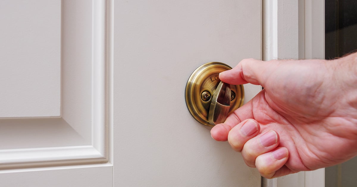 Homeowner Unlocks Door to Late-Night Disturbance, Shoots Intruder After Forced Entry and Assault Homeowner Unlocks Door to Late-Night Disturbance, Shoots Intruder After Forced Entry and Assault