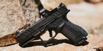 Springfield Armory Echelon Alpha 4.0C vs. Echelon 4.0C