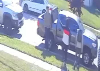 Marine Vet Snatches Gun From Teen Robber's Hand, Holds All Four for Police in Oxon Hill