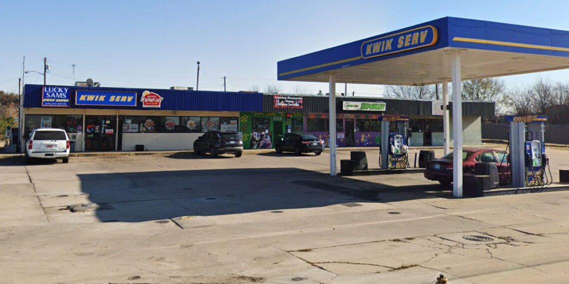 Tulsa Man Outguns Two Robbers, Drops One With a Shot to the Head